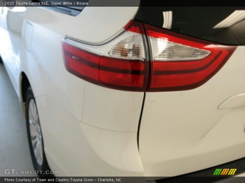 Super White / Bisque 2015 Toyota Sienna XLE