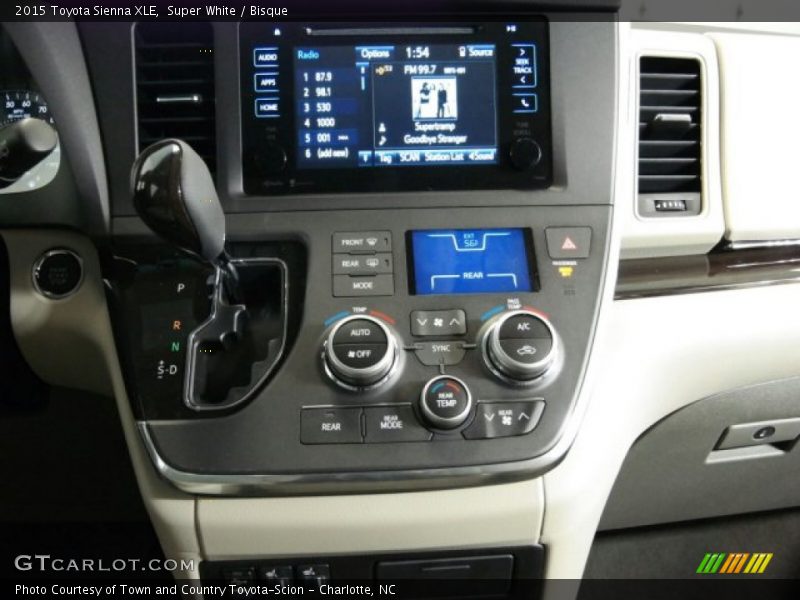 Super White / Bisque 2015 Toyota Sienna XLE