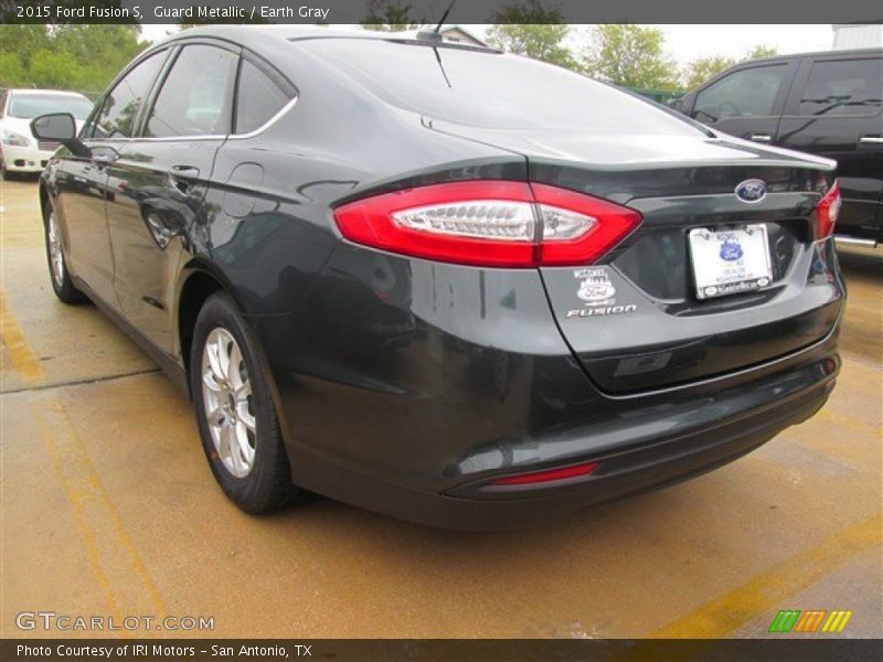 Guard Metallic / Earth Gray 2015 Ford Fusion S