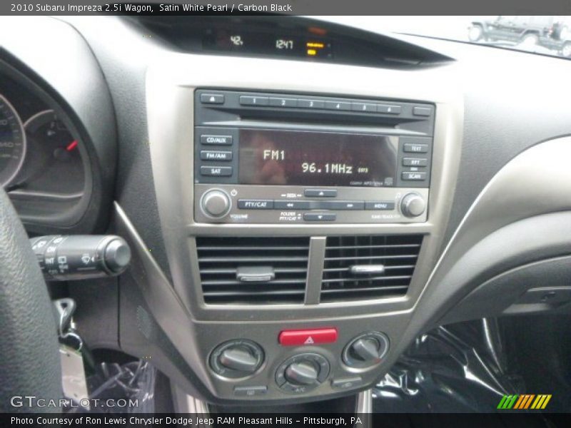 Satin White Pearl / Carbon Black 2010 Subaru Impreza 2.5i Wagon