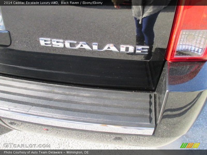 Black Raven / Ebony/Ebony 2014 Cadillac Escalade Luxury AWD