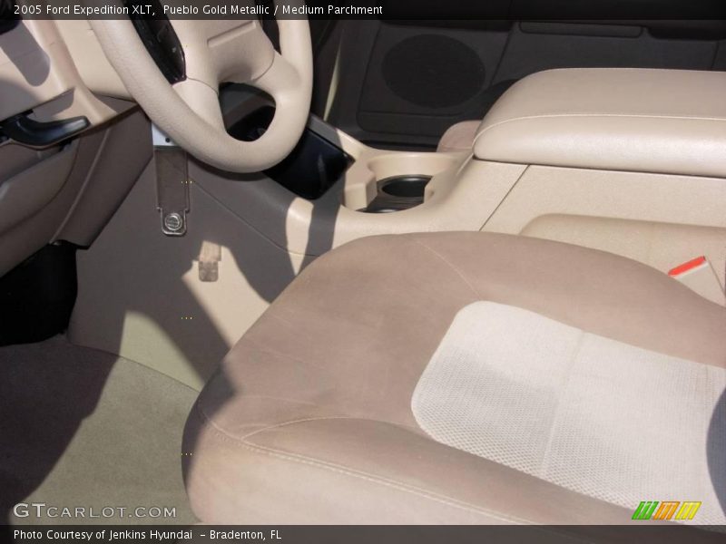Pueblo Gold Metallic / Medium Parchment 2005 Ford Expedition XLT