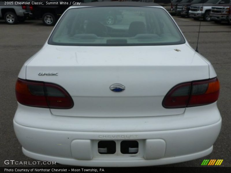 Summit White / Gray 2005 Chevrolet Classic