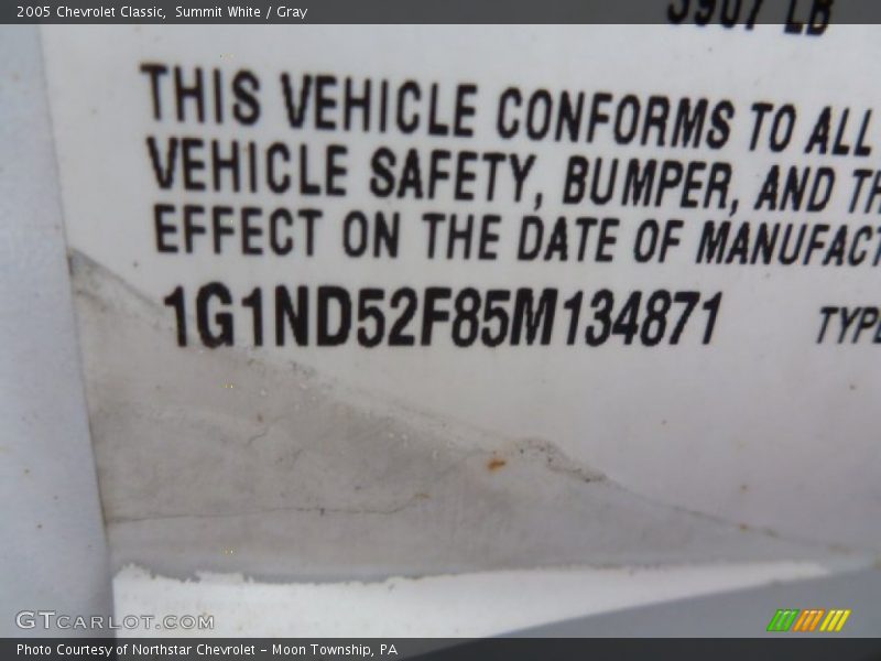 Summit White / Gray 2005 Chevrolet Classic