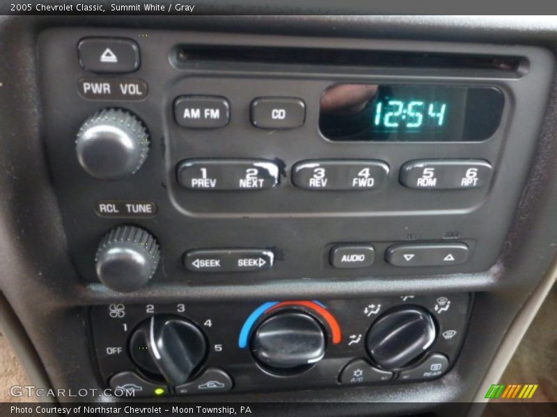 Summit White / Gray 2005 Chevrolet Classic