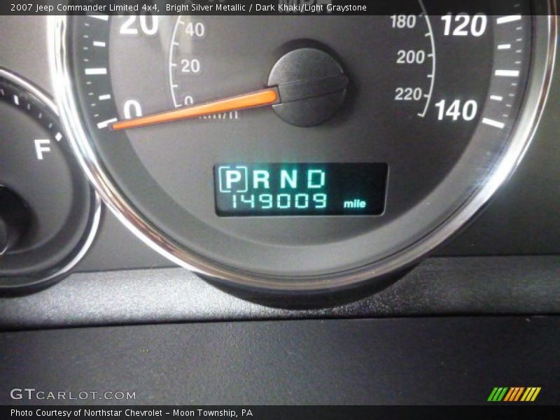Bright Silver Metallic / Dark Khaki/Light Graystone 2007 Jeep Commander Limited 4x4