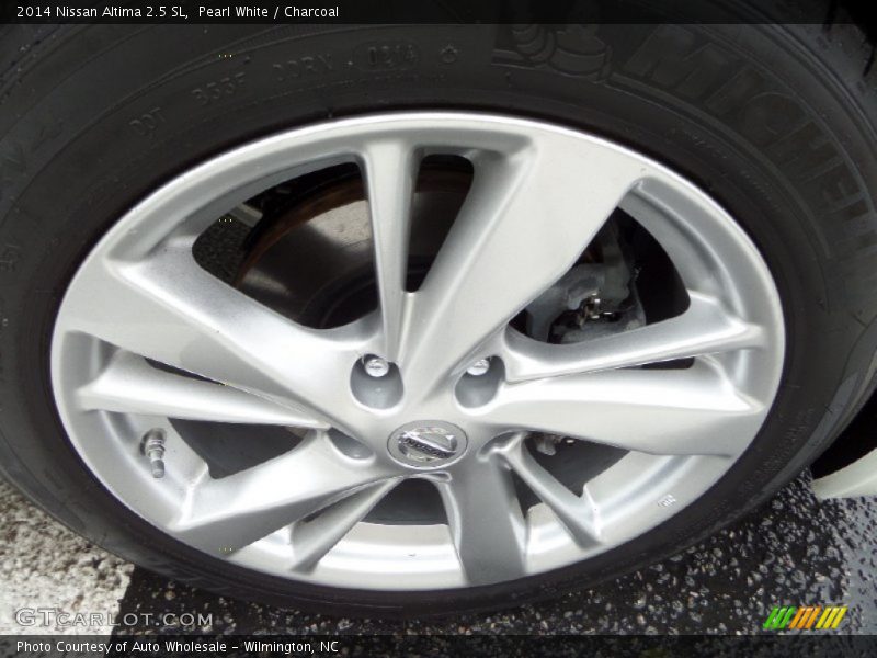 Pearl White / Charcoal 2014 Nissan Altima 2.5 SL
