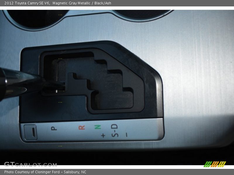 Magnetic Gray Metallic / Black/Ash 2012 Toyota Camry SE V6