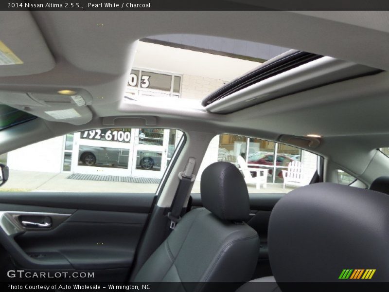 Pearl White / Charcoal 2014 Nissan Altima 2.5 SL