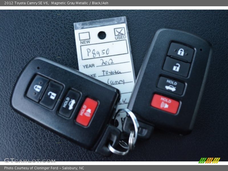 Magnetic Gray Metallic / Black/Ash 2012 Toyota Camry SE V6