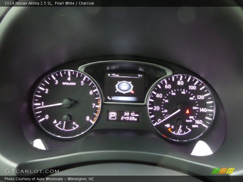 Pearl White / Charcoal 2014 Nissan Altima 2.5 SL