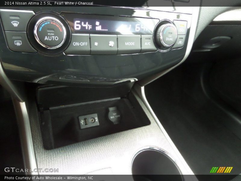 Pearl White / Charcoal 2014 Nissan Altima 2.5 SL