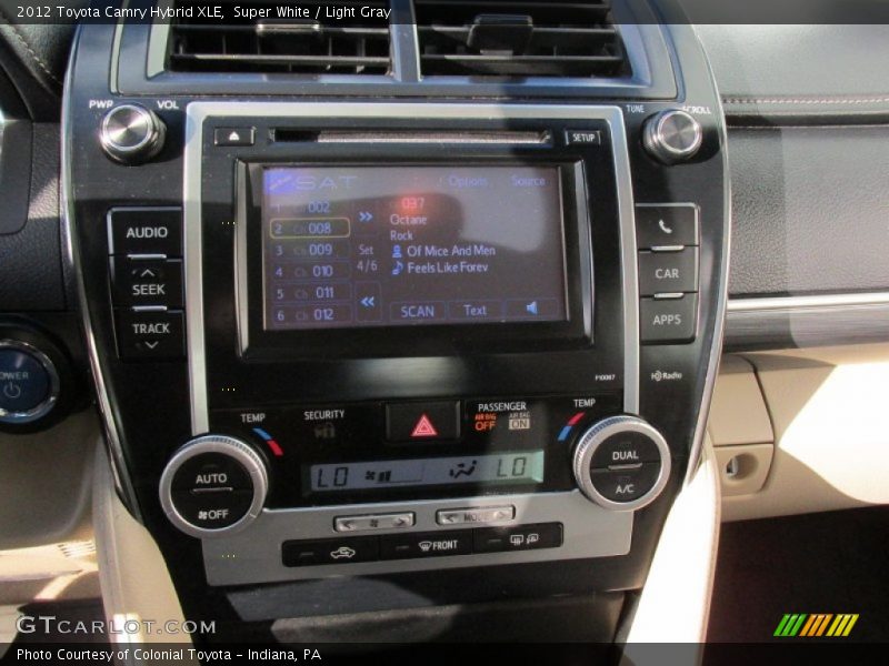 Super White / Light Gray 2012 Toyota Camry Hybrid XLE