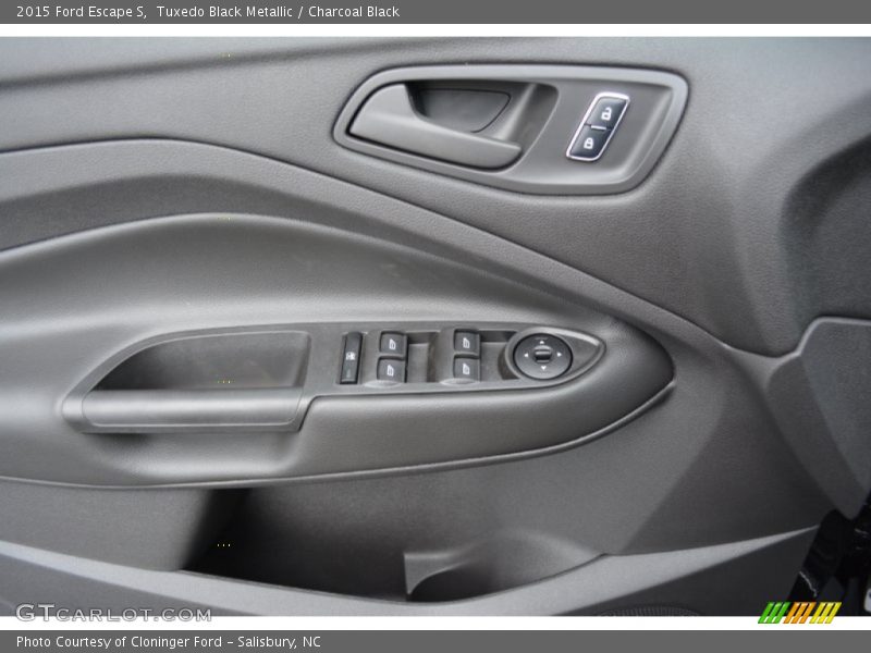 Tuxedo Black Metallic / Charcoal Black 2015 Ford Escape S