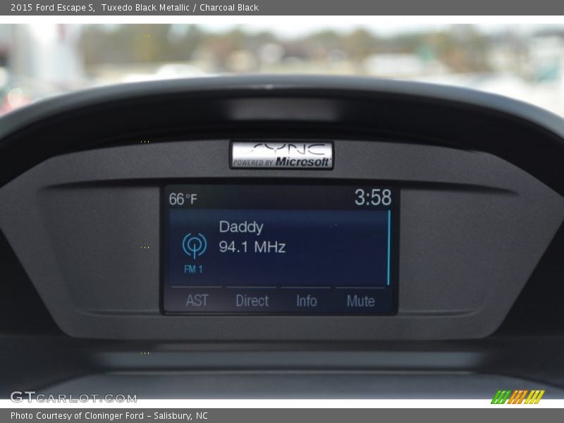 Tuxedo Black Metallic / Charcoal Black 2015 Ford Escape S