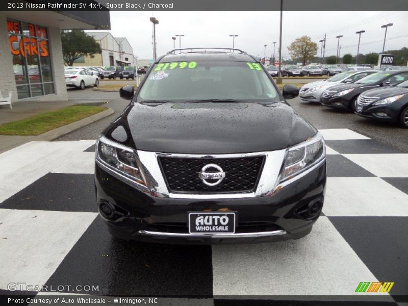 Super Black / Charcoal 2013 Nissan Pathfinder SV 4x4