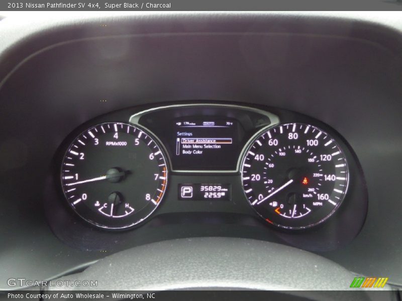 Super Black / Charcoal 2013 Nissan Pathfinder SV 4x4