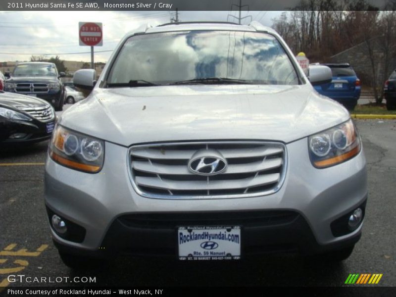 Moonstone Silver / Gray 2011 Hyundai Santa Fe SE AWD