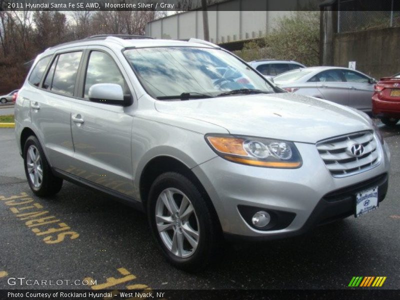 Moonstone Silver / Gray 2011 Hyundai Santa Fe SE AWD
