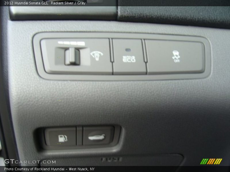 Radiant Silver / Gray 2012 Hyundai Sonata GLS