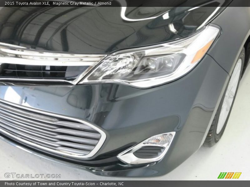 Magnetic Gray Metallic / Almond 2015 Toyota Avalon XLE