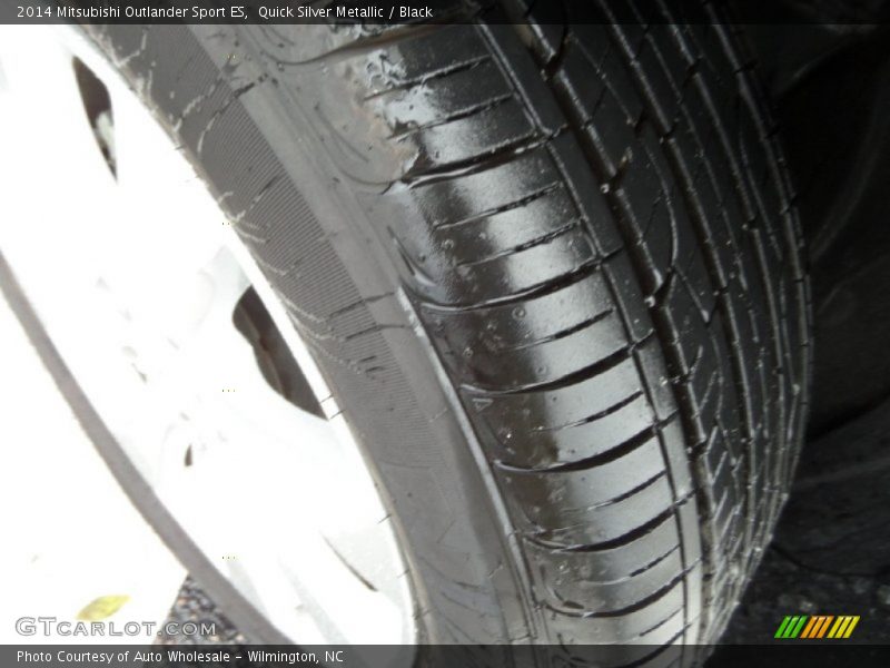 Quick Silver Metallic / Black 2014 Mitsubishi Outlander Sport ES