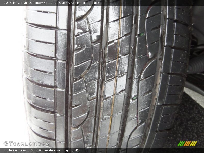 Quick Silver Metallic / Black 2014 Mitsubishi Outlander Sport ES