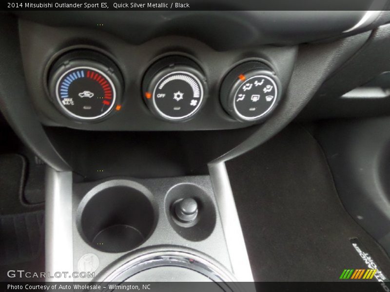 Quick Silver Metallic / Black 2014 Mitsubishi Outlander Sport ES