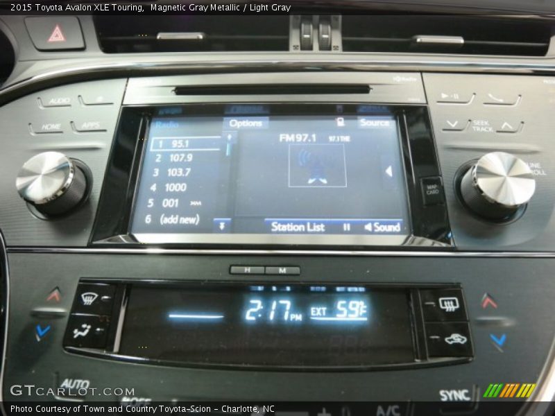 Controls of 2015 Avalon XLE Touring