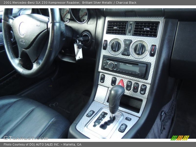 Controls of 2001 SLK 230 Kompressor Roadster