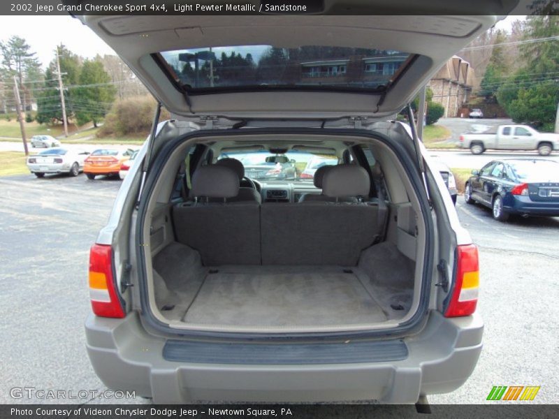  2002 Grand Cherokee Sport 4x4 Trunk