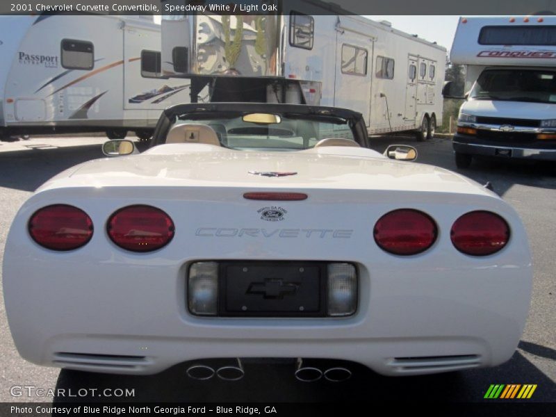 Speedway White / Light Oak 2001 Chevrolet Corvette Convertible