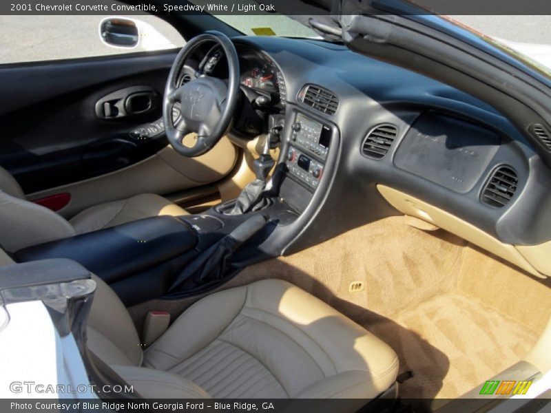 Speedway White / Light Oak 2001 Chevrolet Corvette Convertible