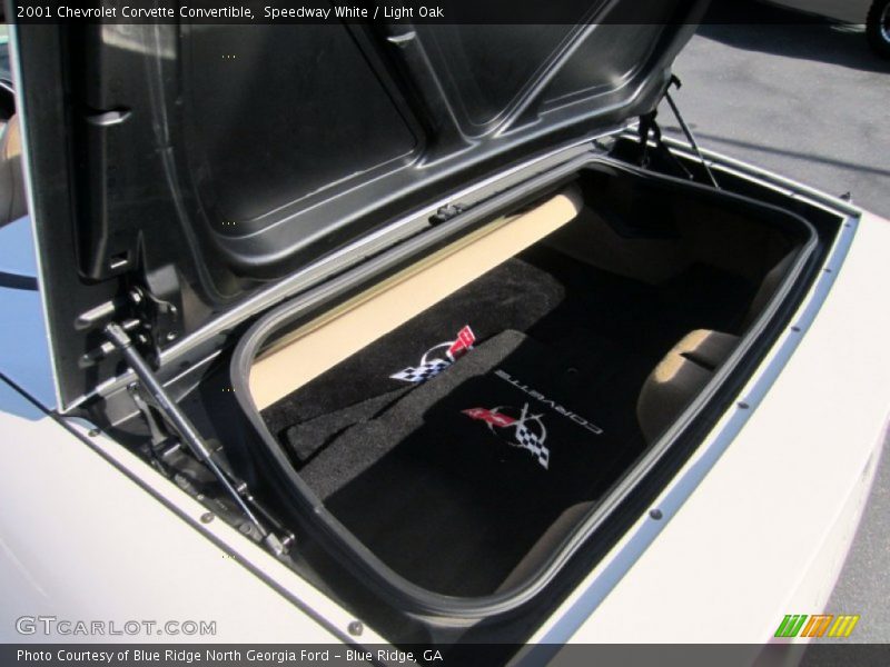 Speedway White / Light Oak 2001 Chevrolet Corvette Convertible