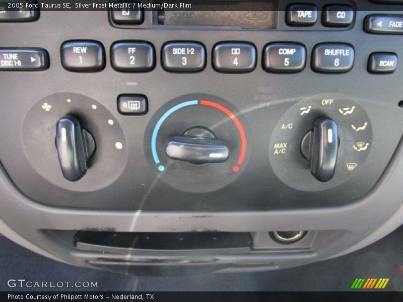 Silver Frost Metallic / Medium/Dark Flint 2005 Ford Taurus SE