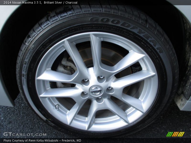 Brilliant Silver / Charcoal 2014 Nissan Maxima 3.5 S