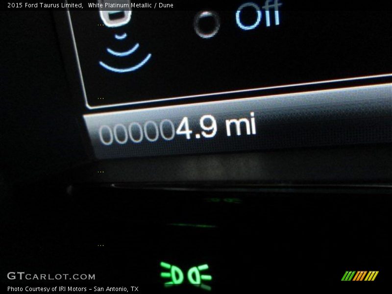 White Platinum Metallic / Dune 2015 Ford Taurus Limited