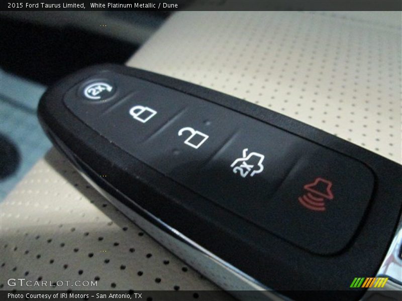 White Platinum Metallic / Dune 2015 Ford Taurus Limited