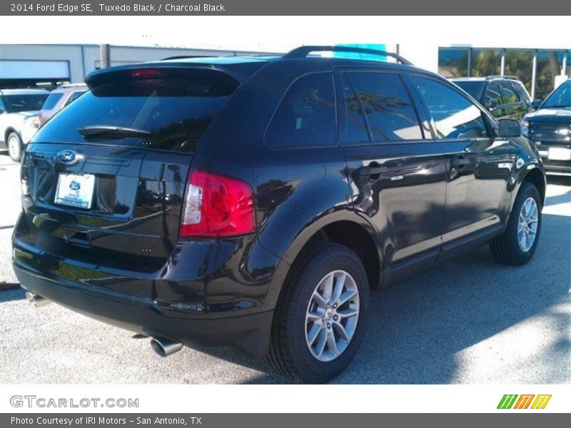 Tuxedo Black / Charcoal Black 2014 Ford Edge SE