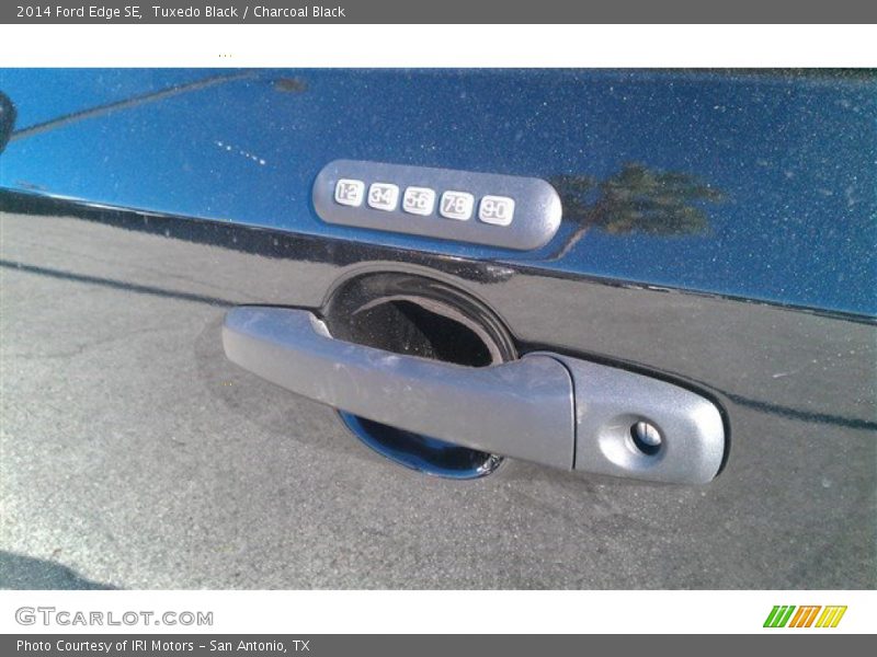 Tuxedo Black / Charcoal Black 2014 Ford Edge SE