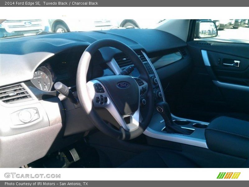 Tuxedo Black / Charcoal Black 2014 Ford Edge SE