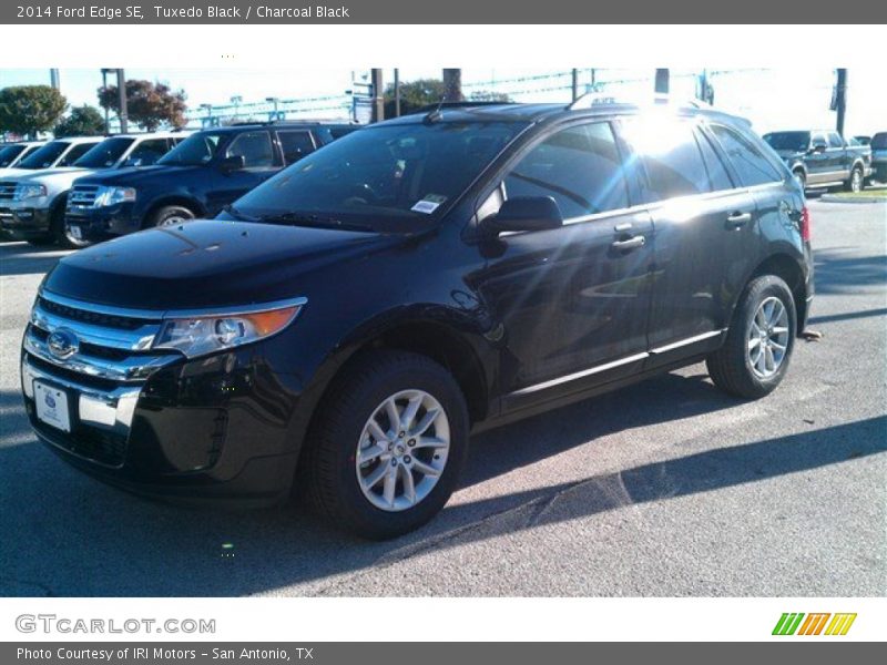 Tuxedo Black / Charcoal Black 2014 Ford Edge SE