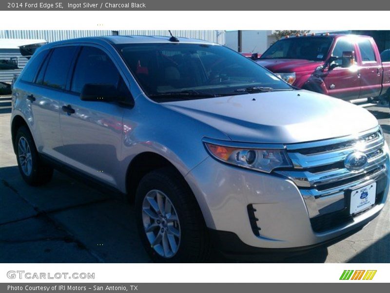 Ingot Silver / Charcoal Black 2014 Ford Edge SE