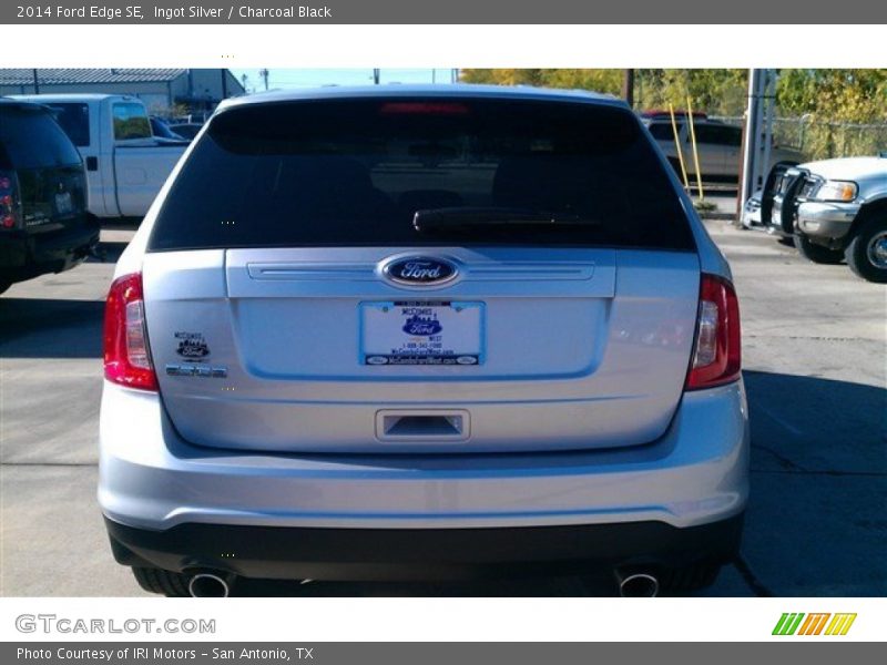 Ingot Silver / Charcoal Black 2014 Ford Edge SE