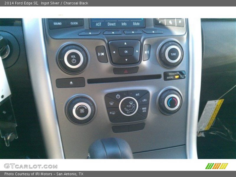 Ingot Silver / Charcoal Black 2014 Ford Edge SE