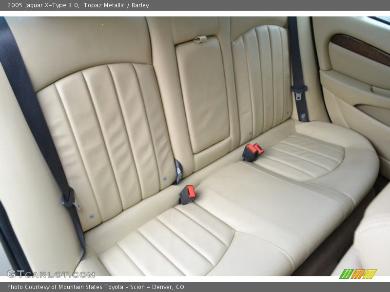 Topaz Metallic / Barley 2005 Jaguar X-Type 3.0