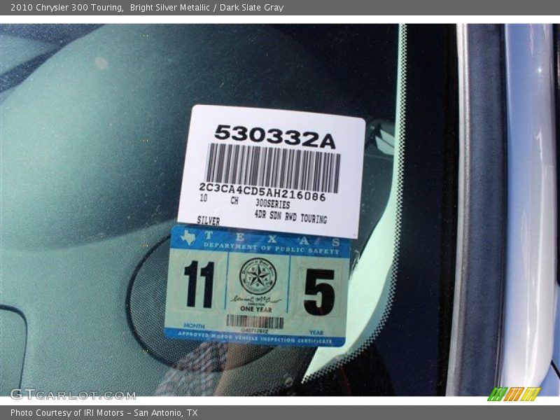 Bright Silver Metallic / Dark Slate Gray 2010 Chrysler 300 Touring