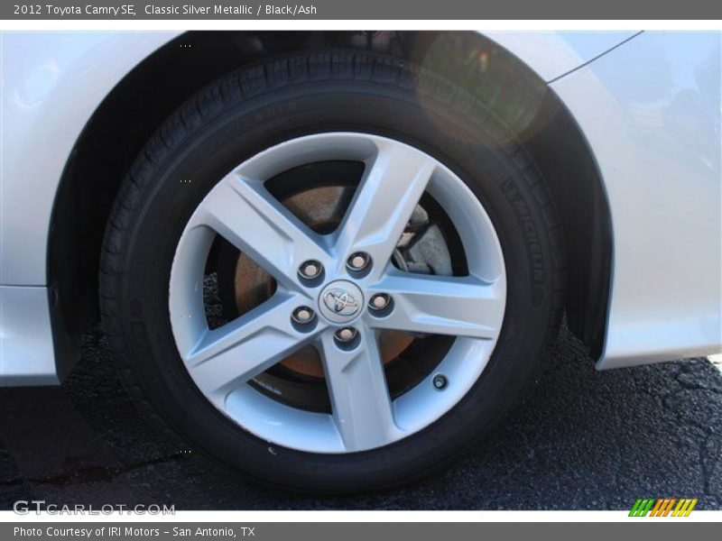 Classic Silver Metallic / Black/Ash 2012 Toyota Camry SE