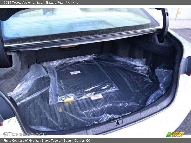  2015 Avalon Limited Trunk