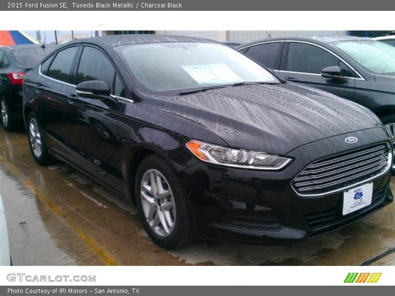 Tuxedo Black Metallic / Charcoal Black 2015 Ford Fusion SE